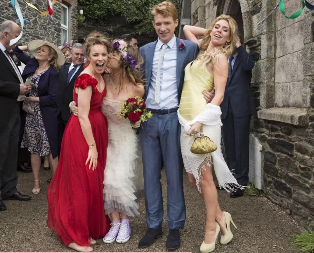 영화-어바웃-타임-결혼식-장면