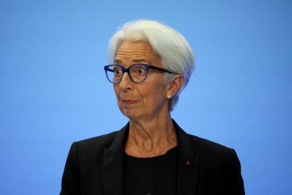 파월 연방준비제도(FED) 의장(왼쪽&amp;#44; 뉴시스 제공)&amp;#44; 라가르드 유럽중앙은행(ECB) 총재(오른쪽&amp;#44; 연합뉴스 제공)