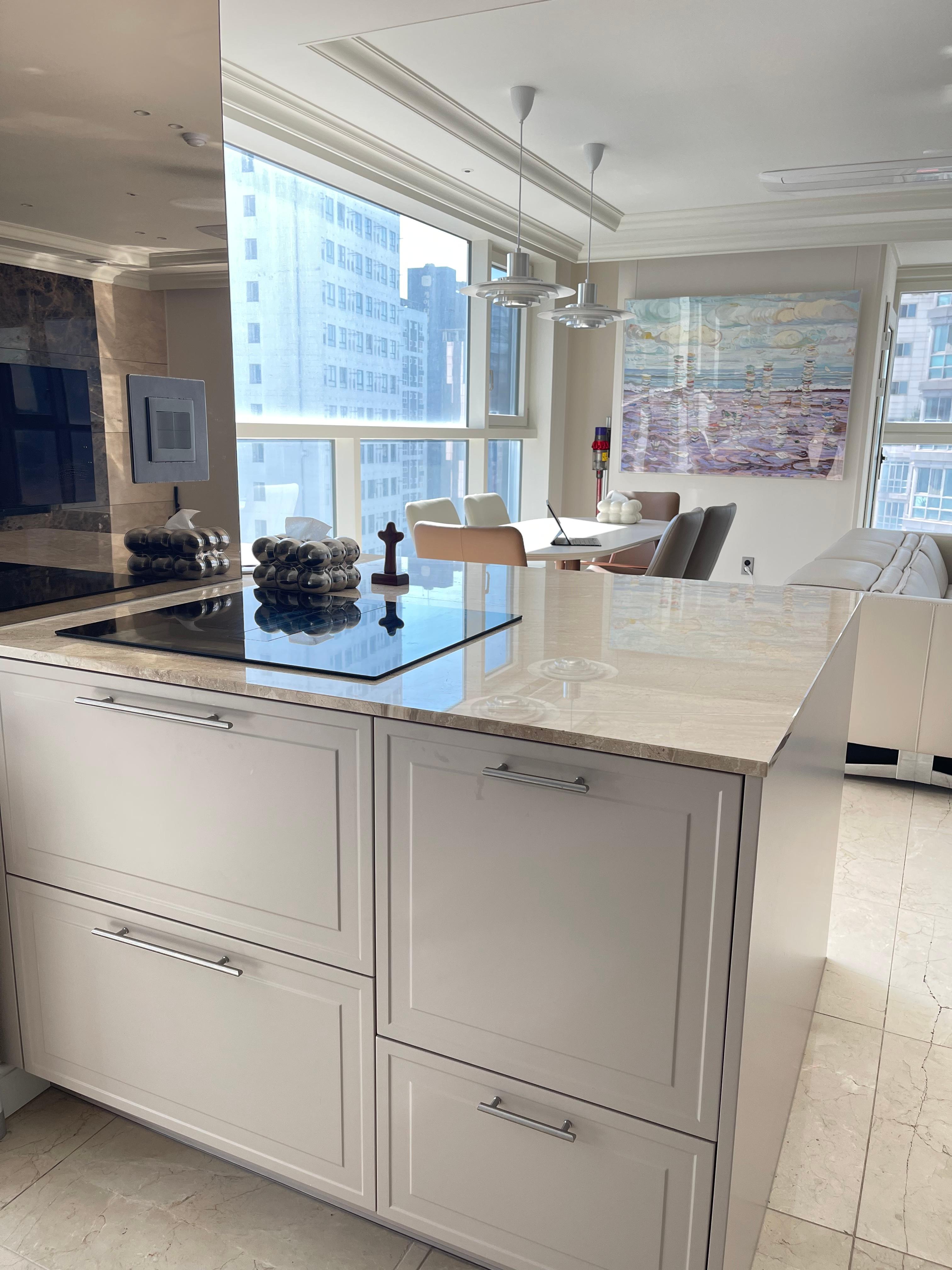 반셀프인테리어, 인테리어, 키친, 키친리모델링, 캐비넷, 대리석상판, 디아노임페리얼, 후드일체형인덕션, 아일랜드, 브론즈경, 빌트인가전, 빌트인식기세척기, 폭포수전, 보탬주방, 을지로