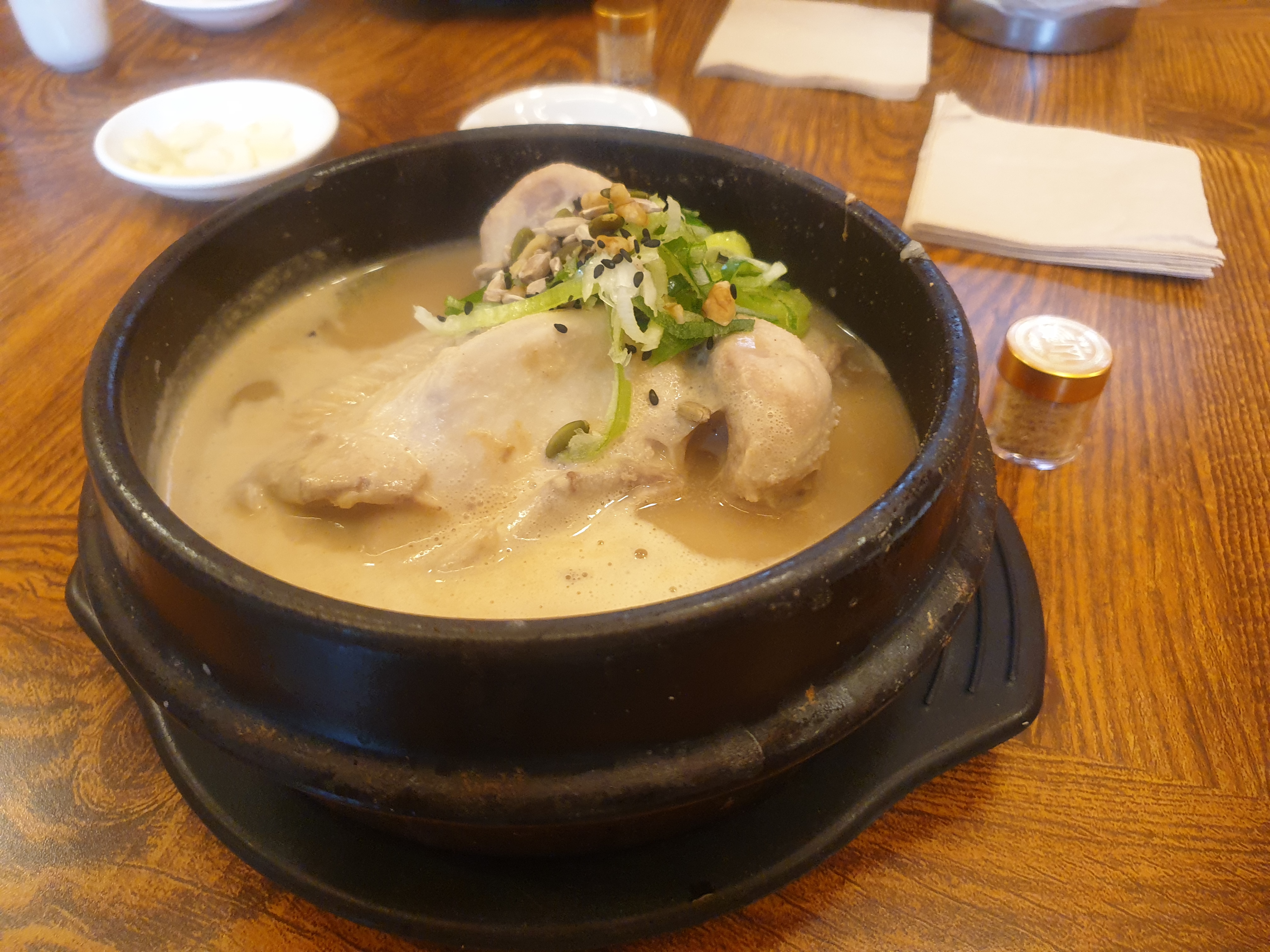 효자동 토속촌 삼계탕