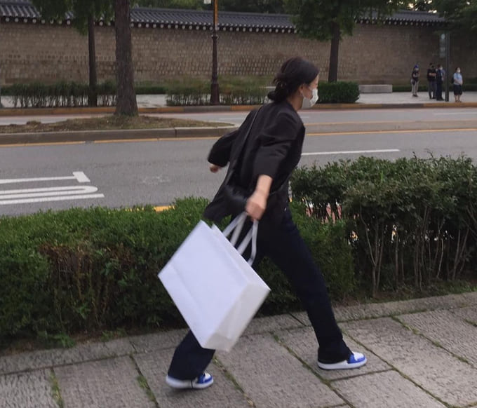 이나은 사복