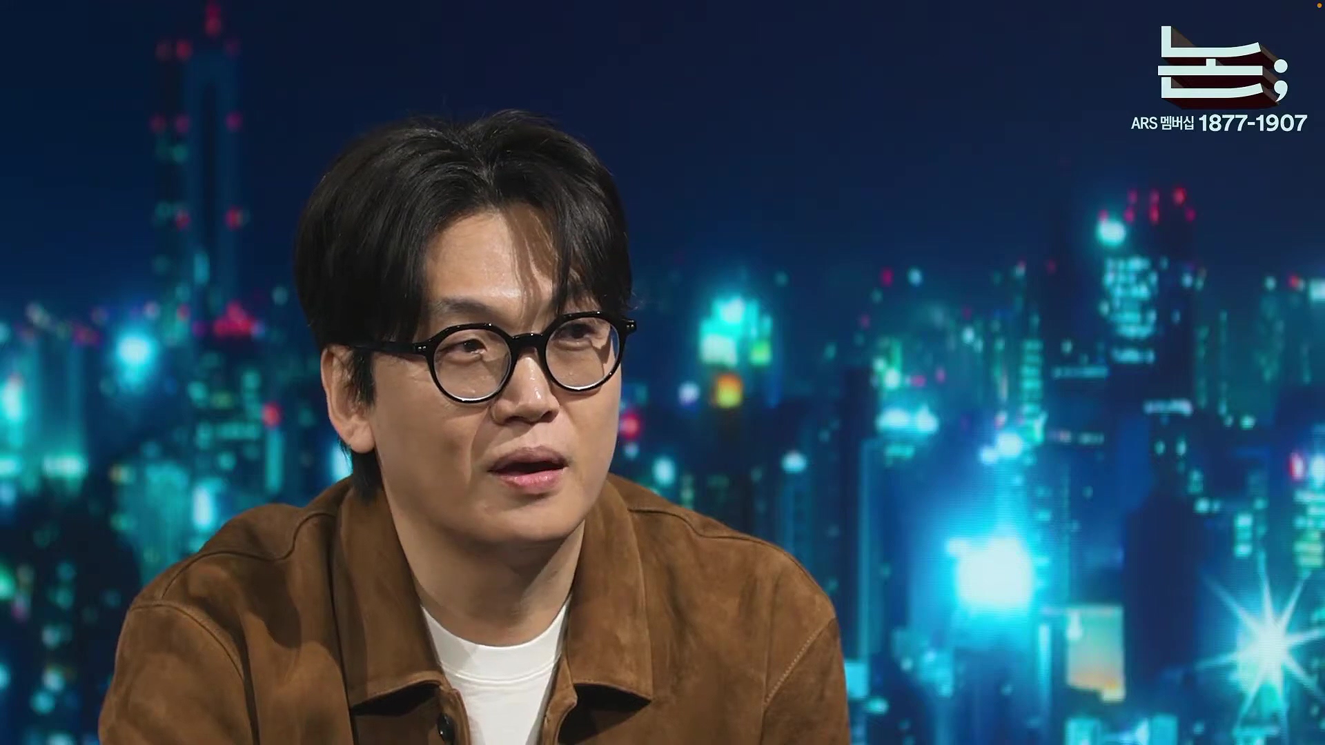 [정준희의 논] 번역가는 무언가 되지 못한 이무기 같은 존재가 아닙니다. ㅣ황석희 번역가ㅣ2025년 10월 17일 금요일.mp4_20251018_150747.458.jpg
