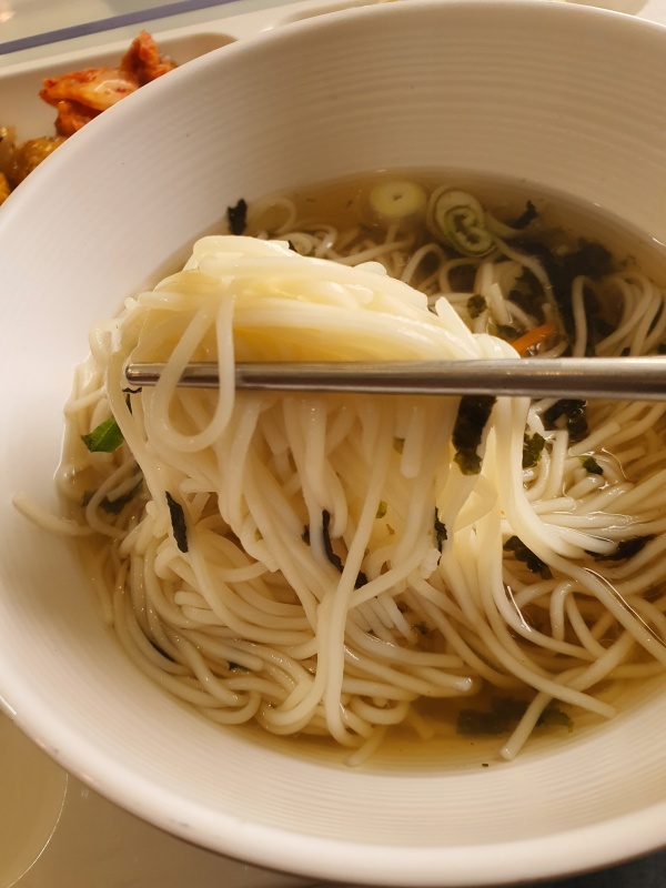 국수-한젓가락