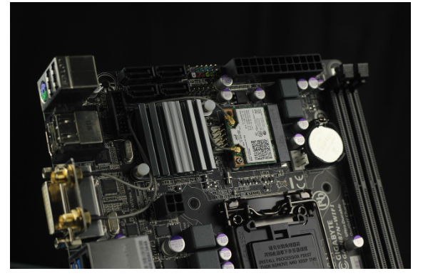 만들어진 바로가기 아이콘을 작업 표시줄로 드래그하여 고정하는 화면