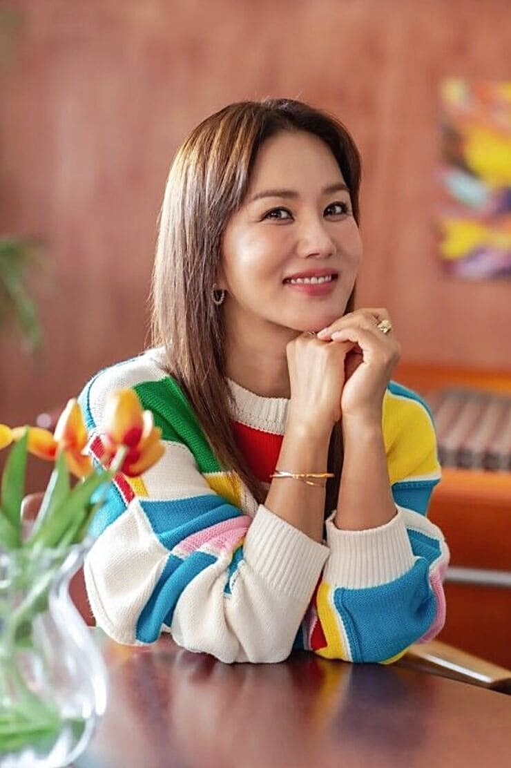 가수-겸-배우-엄정화