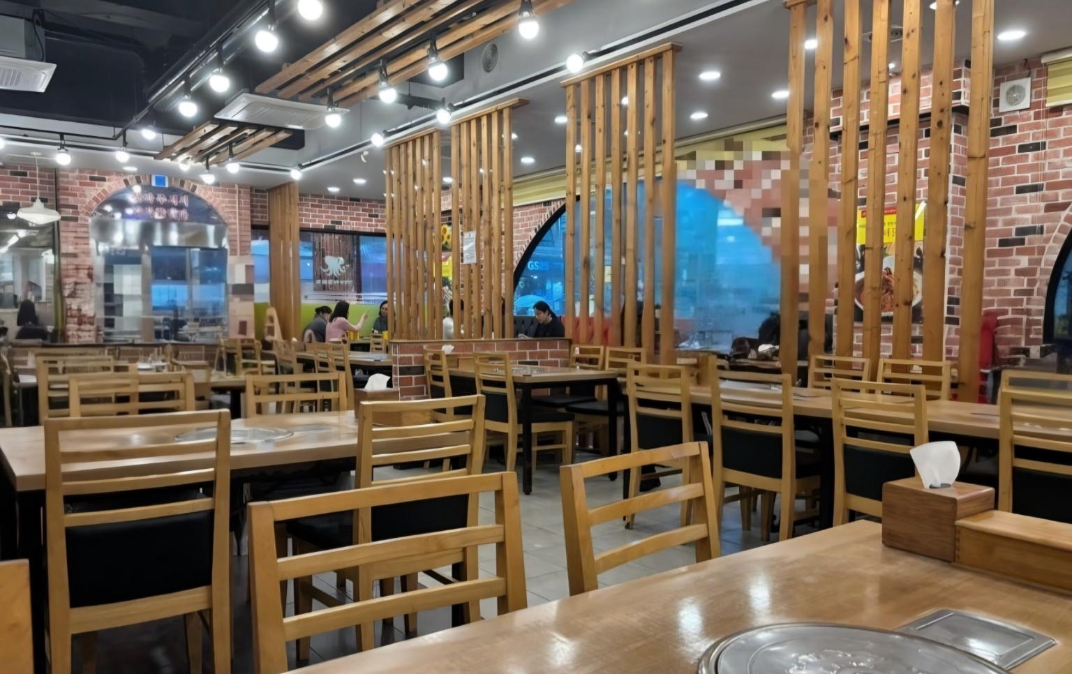 안산 김명자낙지마당 본점 넓은 매장 내부