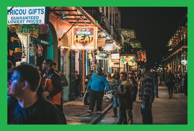 야간-상점가-사람들