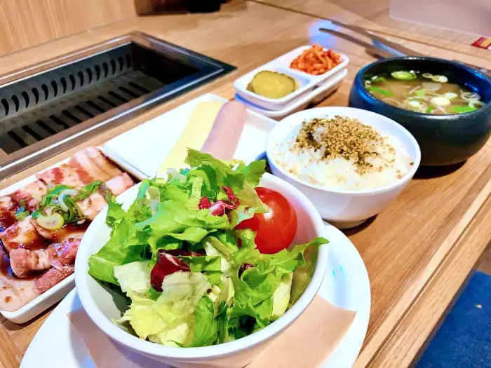 생방송 오늘저녁 홍대입구 서교동 5,900원 1인 혼밥 스테이크 맛집