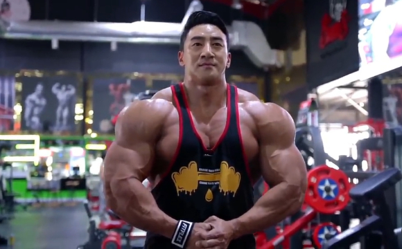 유명 스포츠트레이너 황철순(40)씨가 지인 여성을 폭행한 혐의로 재판을 받고 있는 것으로 드러났다. [사진=황철순 인스타그램]