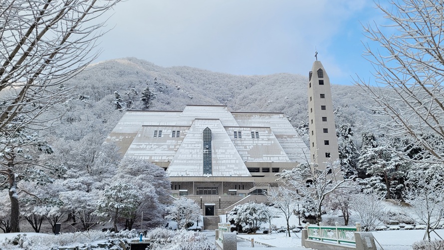 미리내 성지 한국 순교자 103위 시성 기념성당