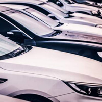 여러대가-주차된-자동차-사진