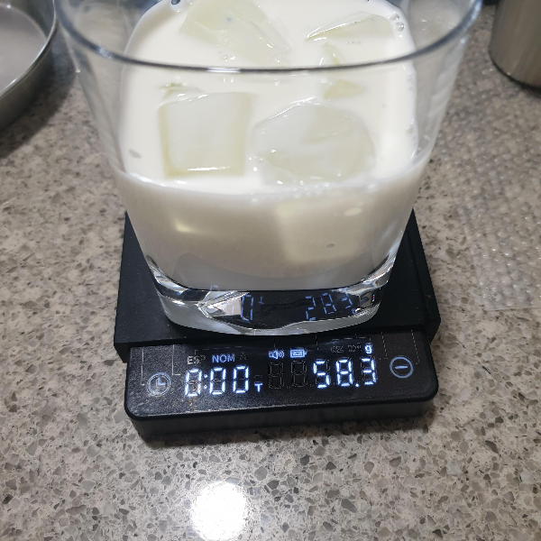 아이스 플랫화이트 레시피 홈카페에서 플랫 화이트 만들기_얼음