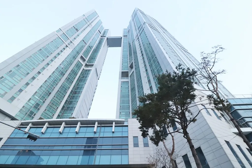 욱일기 게양 아파트 위치 어디