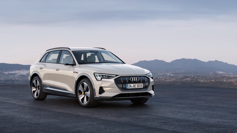 e-tron 55 quattro 전면사진 출처 아우디 홈페이지