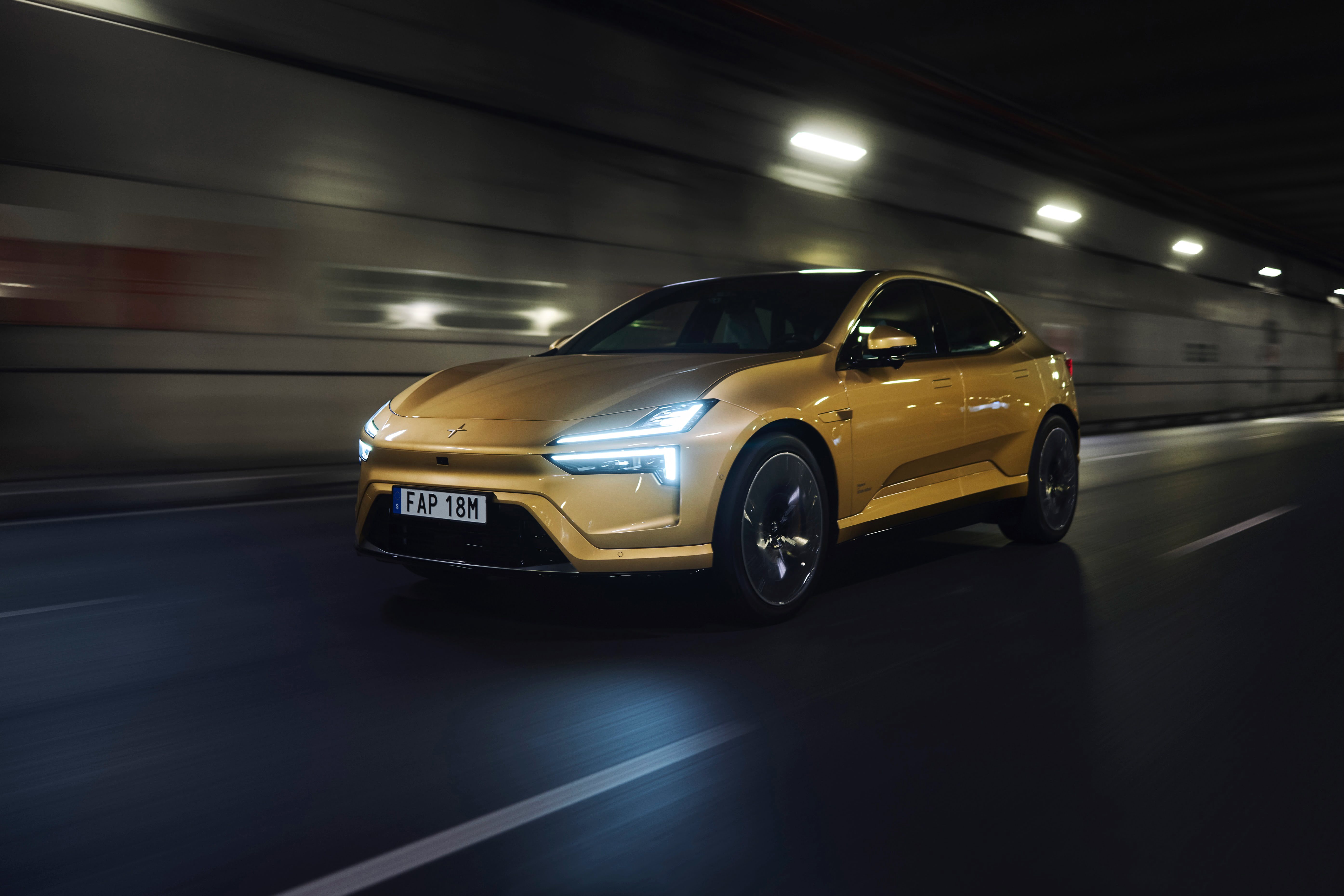 폴스타 폴스타 4