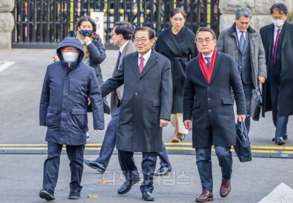 정상명 검찰총장 윤석열 변호인단 합류