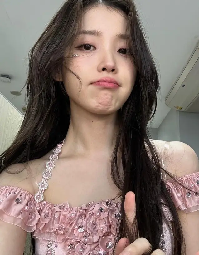 아이유 IU 프로필 갤러리ㅣ노래 음악 mbti 인스타 유튜브