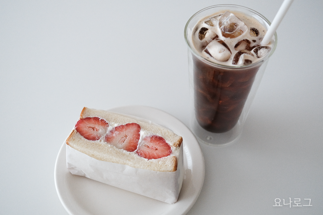 마켓멀리 마켓컬리샛별배송 샛별배송 마켓컬리추천상품 마켓컬리추천템 마켓컬리디저트 마켓컬리디저트추천 마켓컬리추천 딸기산도 후르츠산도 도제 도제식빵 도제리코타치즈딸기산도 리코타치즈딸기산도