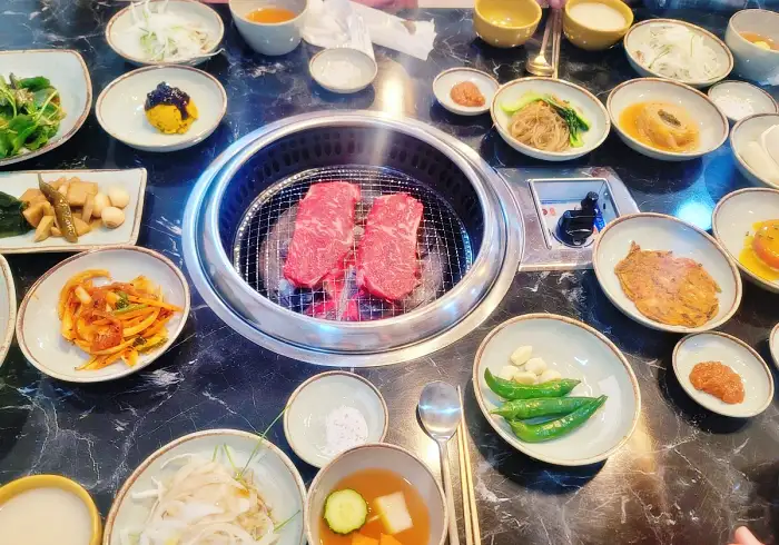 생생정보 상주 헌신동 소한마리 통째로 점심특선 한우탕 맛집