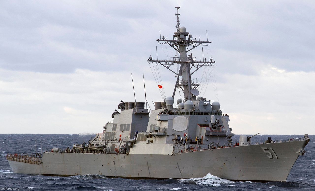 알레이 버크급 구축함 1번함 DDG-51 USS 알레이 버크의 모습