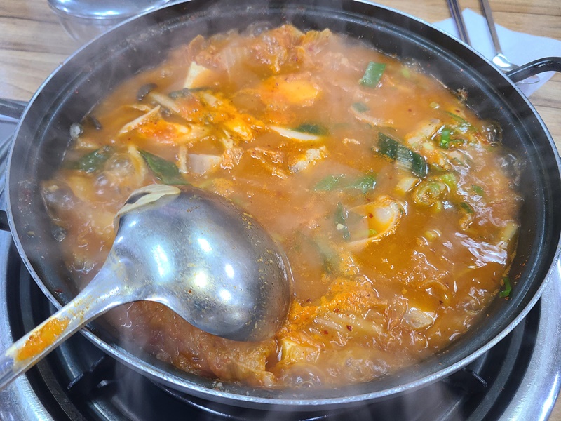 돼지고기 김치찌개