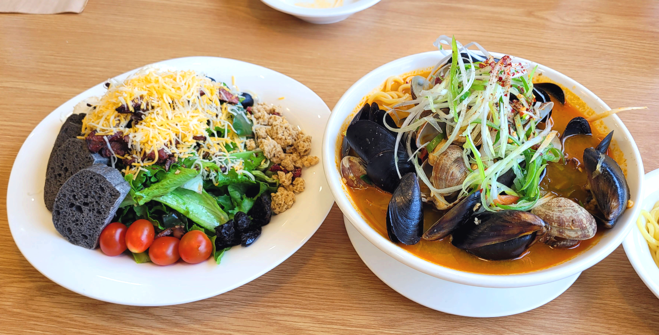 스테이크 샐러드, 조개탕면