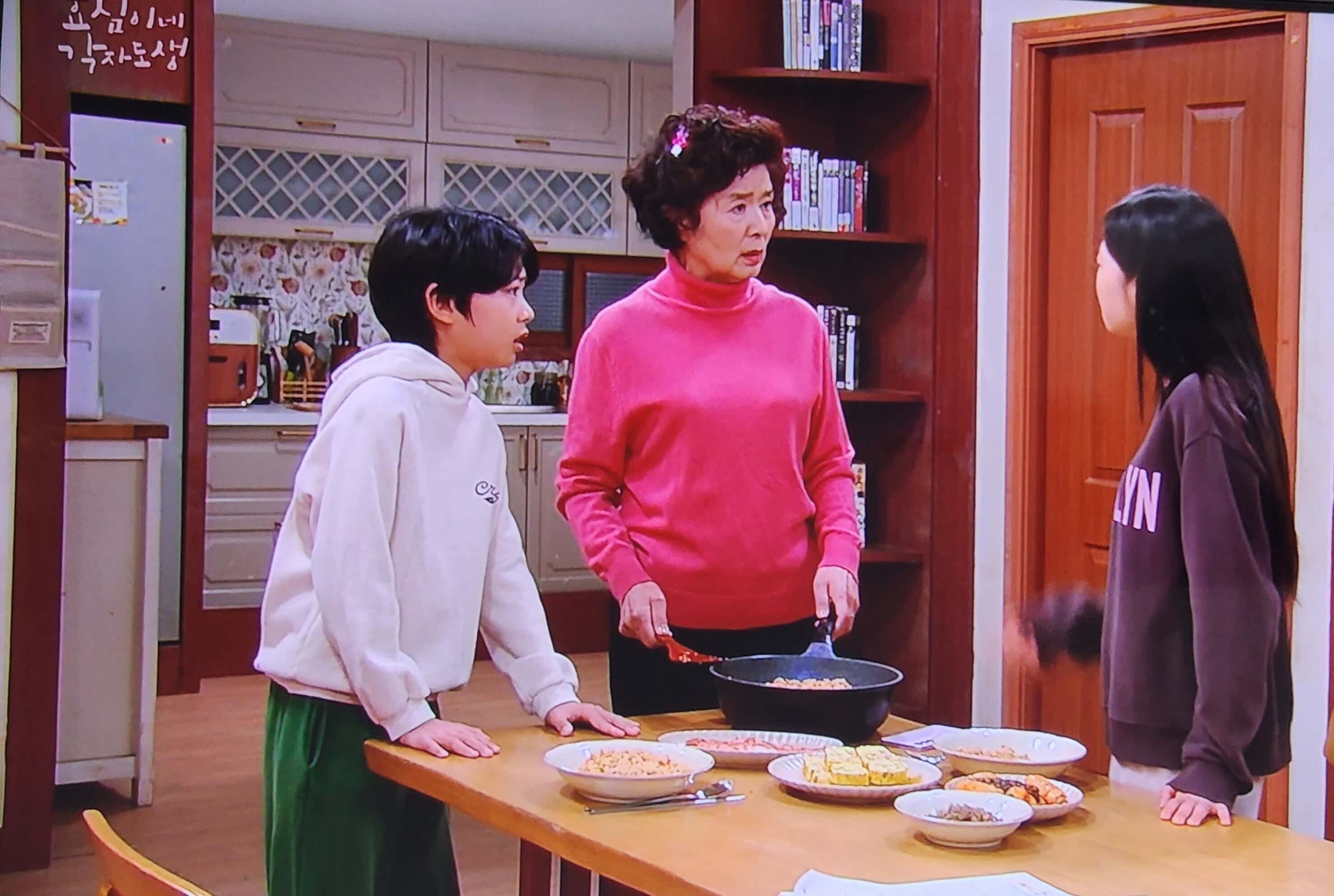 손녀에게 혼나는 효심엄마