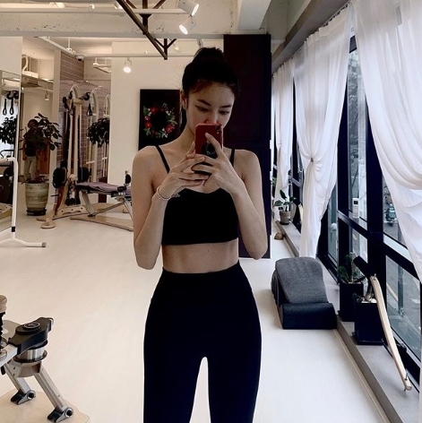 김윤지