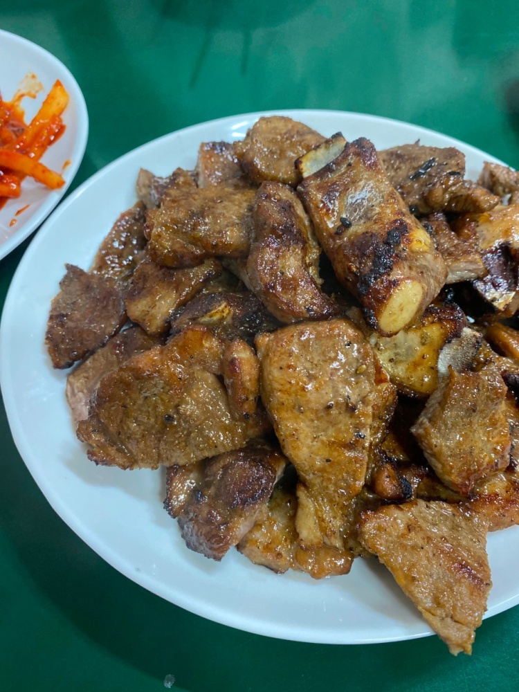 6시내고향 파주 문산 식객 허영만 백반기행 다녀간 50년 노포 구워주는 돼지갈비, 오징어 회무침 맛집 추천 