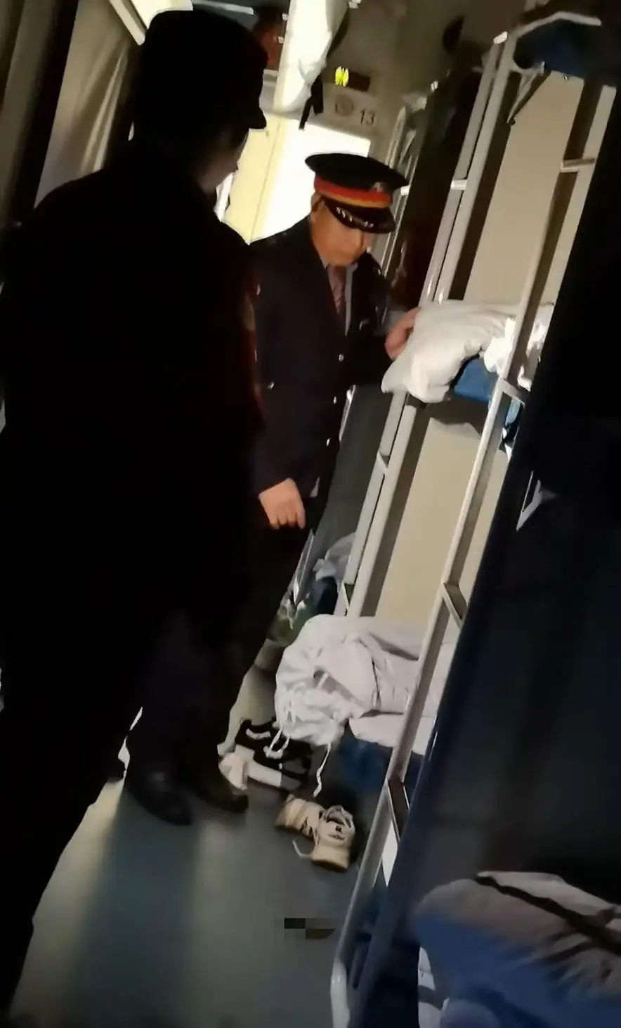 K168 열차에서 남성 승객이 복도에 대변… “근무 30년 처음 본다” 역무원도 충격