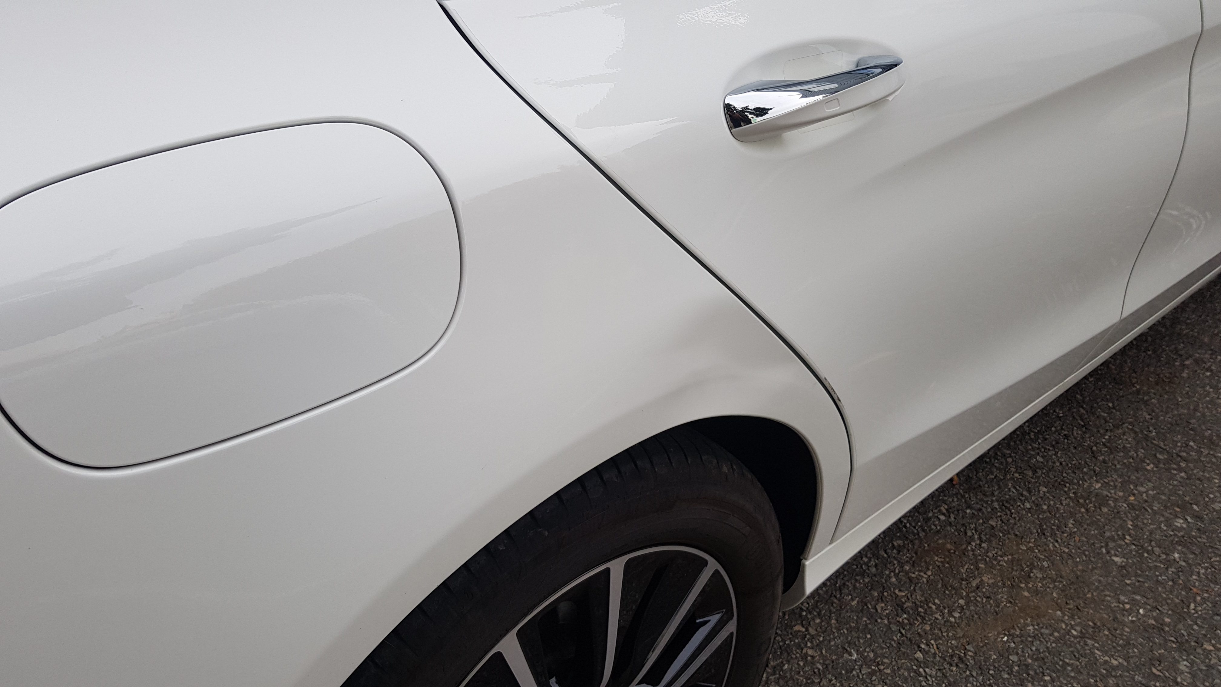 벤츠 뒷휀다 덴트