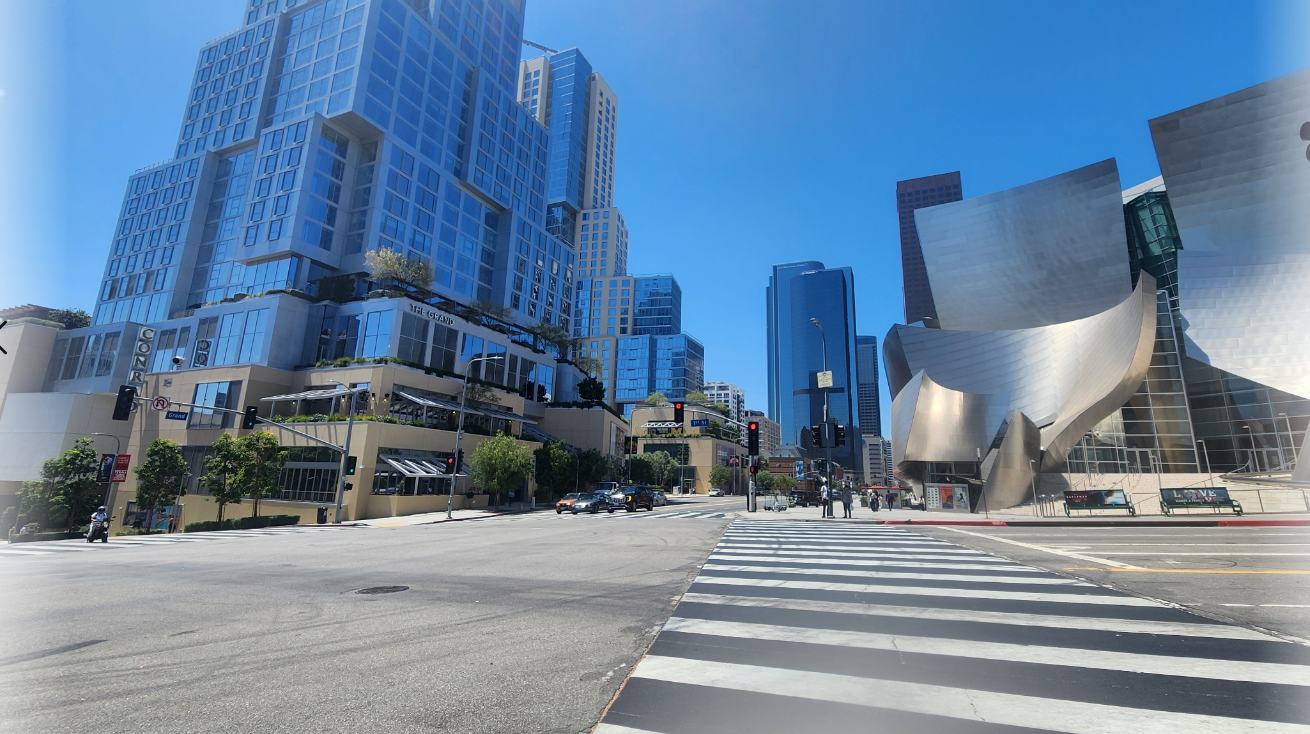 Grand Ave &amp; 1st St 교차로와 콘서트홀, The Grand 호텔 건물 이미지
