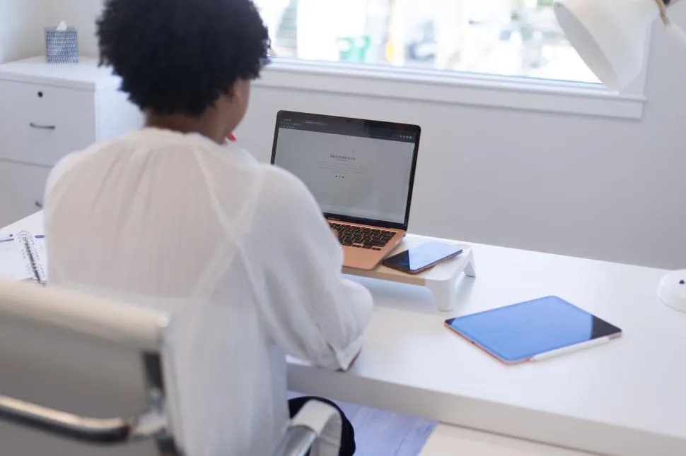 앉아만 있어도 건강해지는 자세 교정 루틴