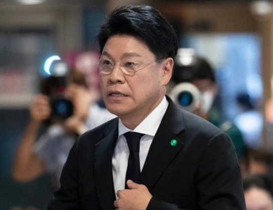 장제원 프로필 나이 고향 학력 아버지 가족관계 불출마 이유