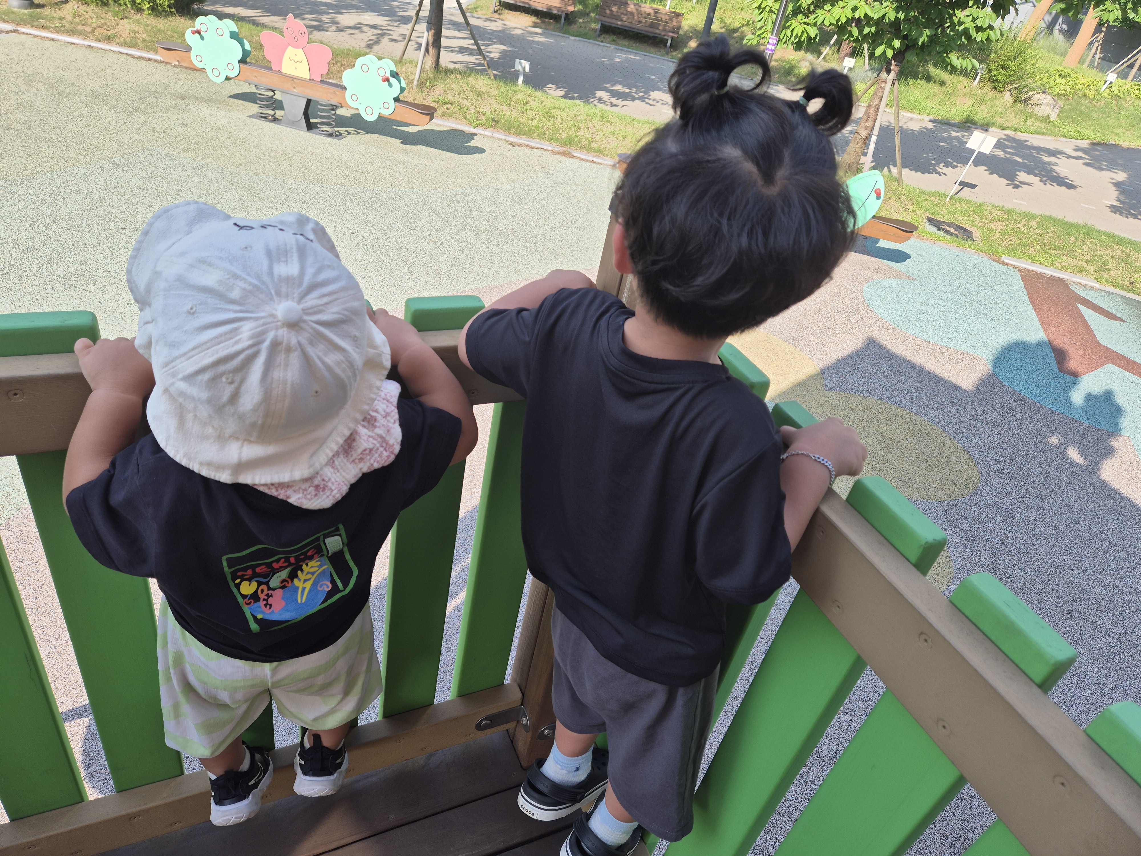 소극적인 아이, 억지로 친구 만들게 해야 할까?