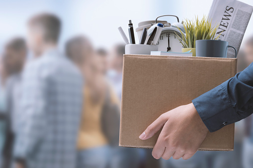 실업급여를 받으려고 퇴사를 하는 사진입니다