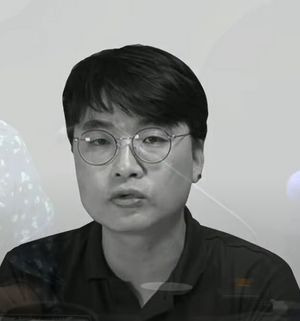 임경빈 작가 헬마우스
