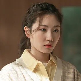 일일드라마 태양을 삼킨 여자의 주연아역을 맡은 최수견의 홍보 포스터입니다.