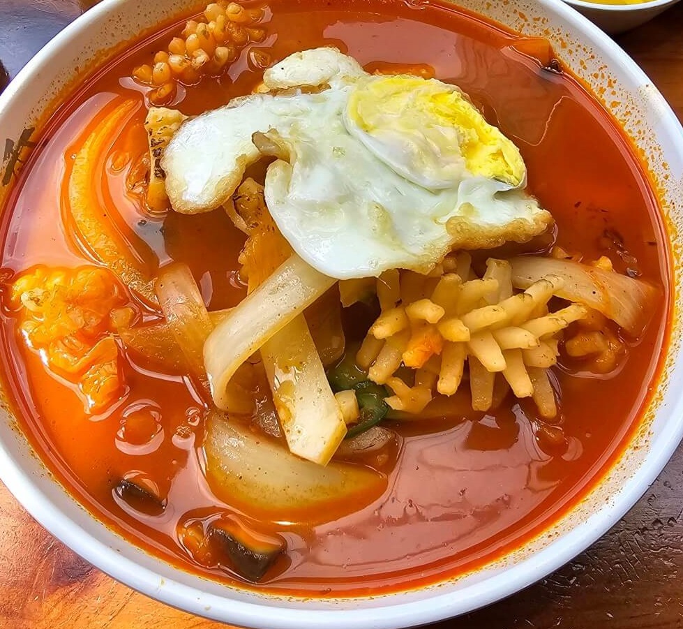 오늘N 2511회 격파 중식로드 서울 용산 중식 맛집 짬뽕 국물에 달걀볶음밥을 말아 먹는 이색 국밥 중화 국밥 및 갈릭빈 새우 맛집 중화객잔 수