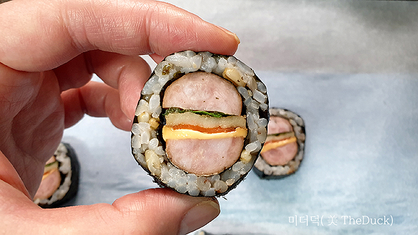 완성된 햄버거 김밥 단면