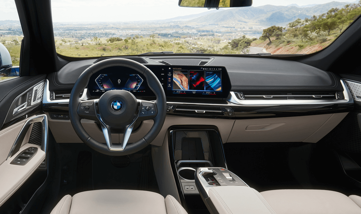 BMW X1 인테리어&#44; 스티어링 휠&#44; 디스플레이
