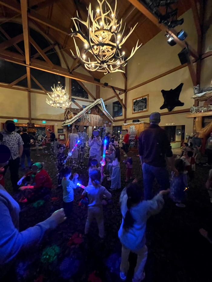 Great Wolf Lodge Niagara Falls daily family activities in Grand Living Room