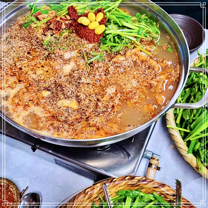 밀양 위양지, 퇴로리, 고가 마을 맛집 35년 외길 인생이 담긴 오리전골 한 상