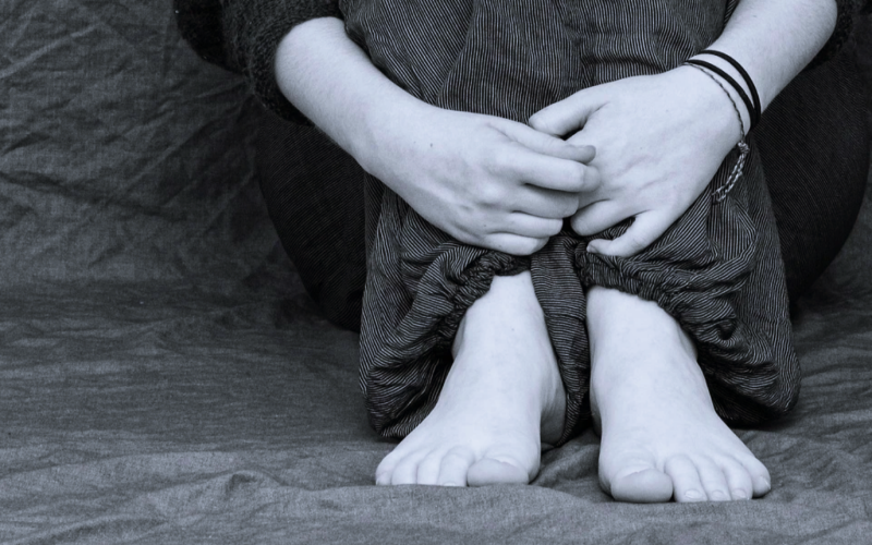 우울증을-겪고있는-이미지