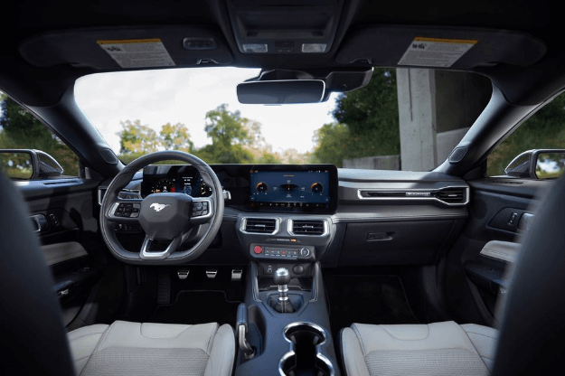 2024-포드-머스탱