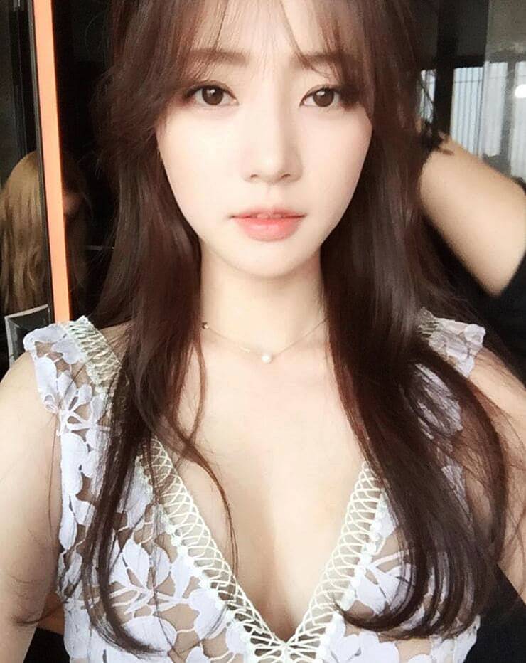 배우-송하윤