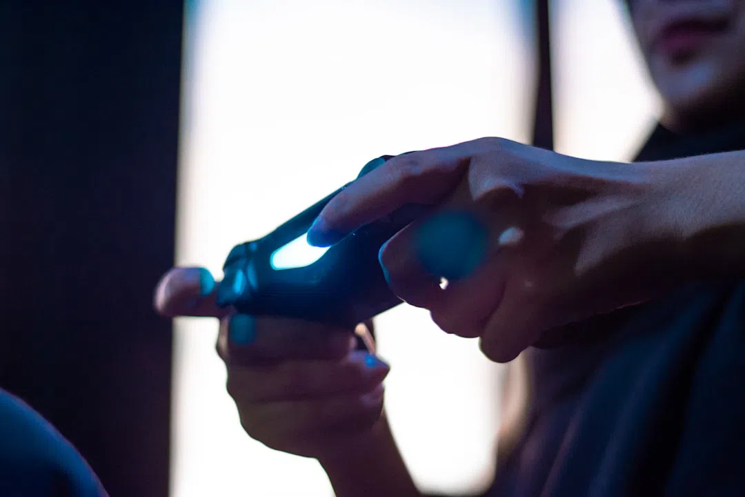 MMORPG-모바일게임 게임 컨트롤러