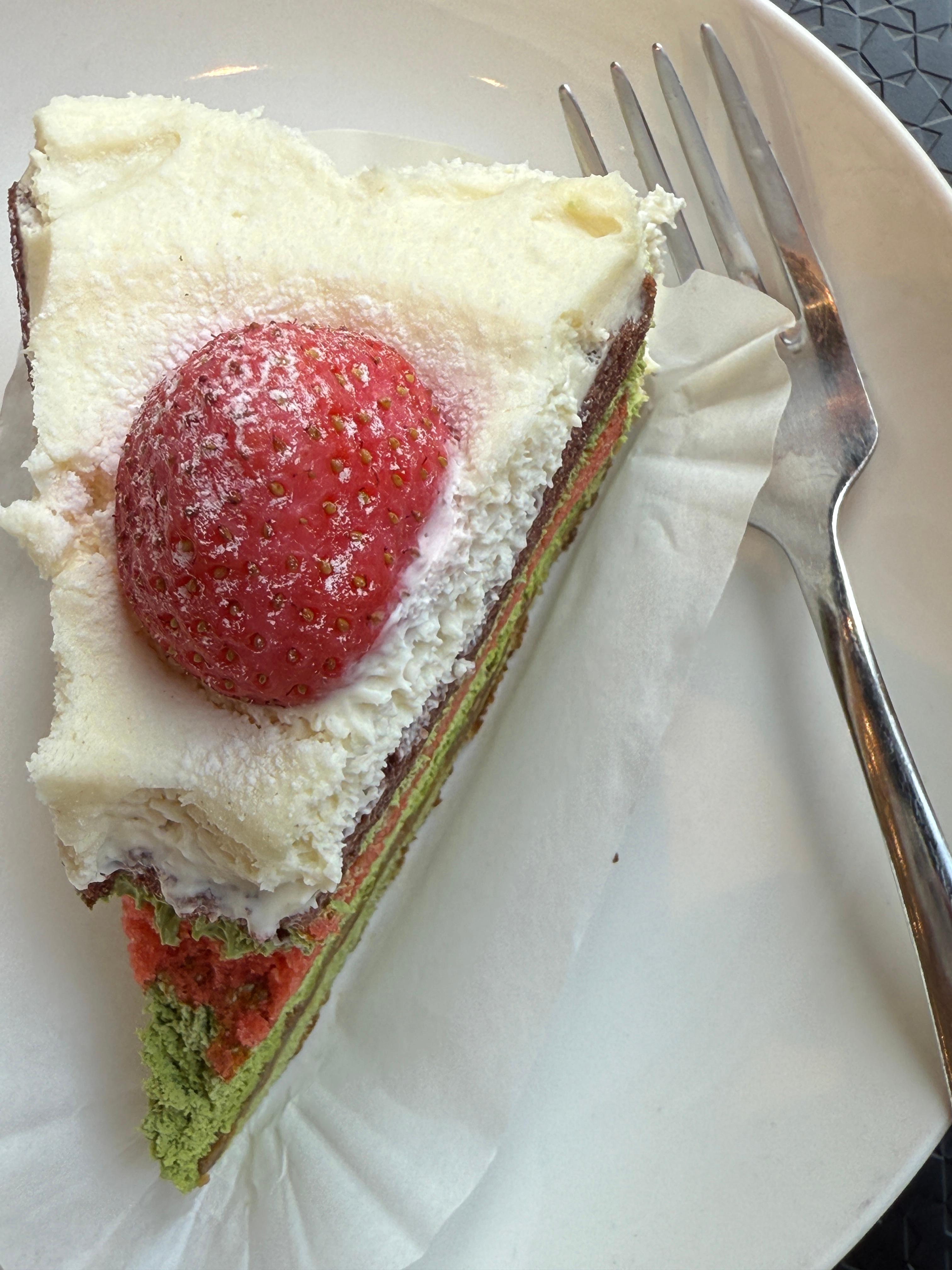 스타벅스-피스타치오-케이크