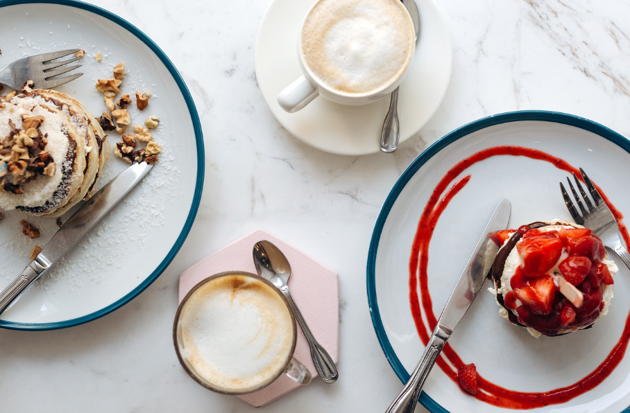 강릉 – 커피 도시의 야간 디저트와 야식