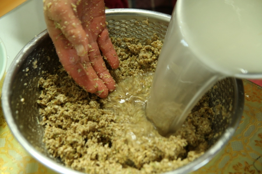 식혜 만드는 모습